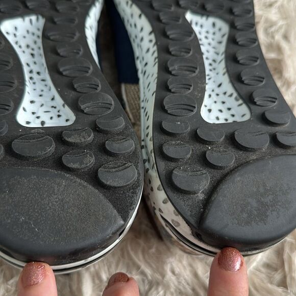 Steve Madden Cliff Round-Toe Lace Up Sneakers Multi Snake Pattern Size 7 M - Picture 6 of 17